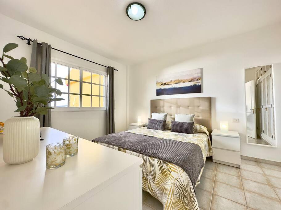 아데제 Penthouse With Ocean Views - Torviscas 아파트 외부 사진