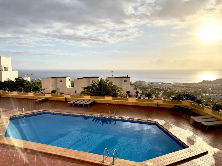 아데제 Penthouse With Ocean Views - Torviscas 아파트 외부 사진