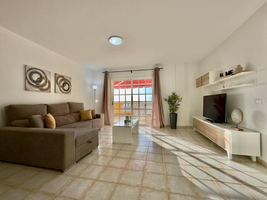 아데제 Penthouse With Ocean Views - Torviscas 아파트 외부 사진