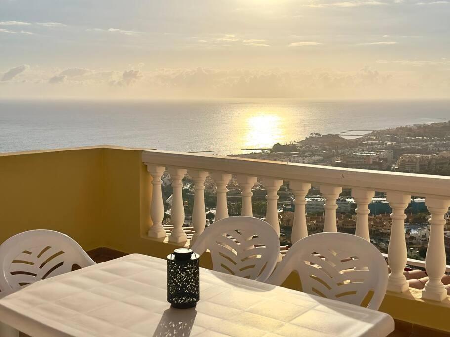 아데제 Penthouse With Ocean Views - Torviscas 아파트 외부 사진