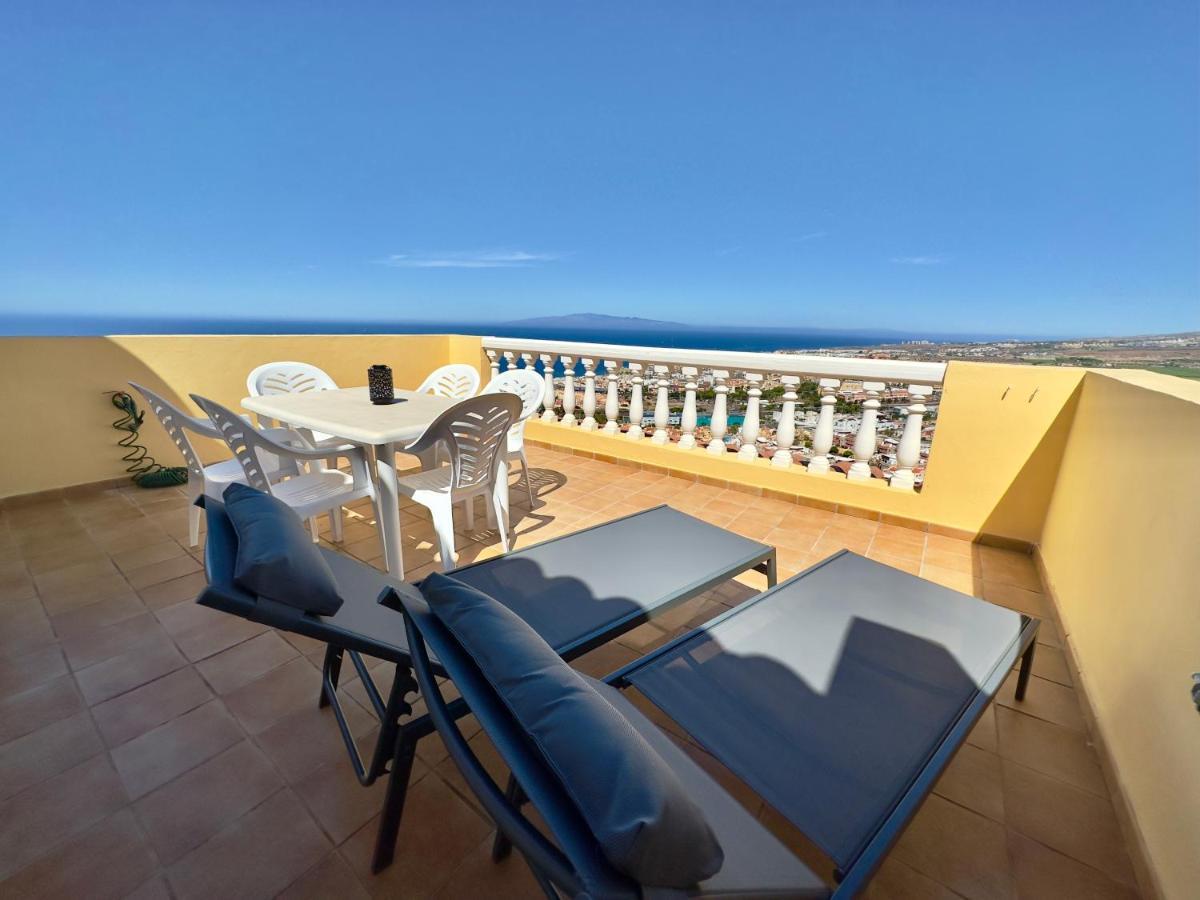 아데제 Penthouse With Ocean Views - Torviscas 아파트 외부 사진